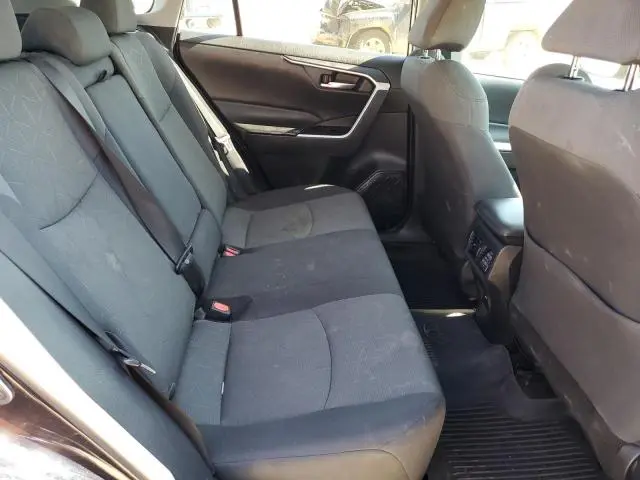 2021 TOYOTA RAV4 XLE  