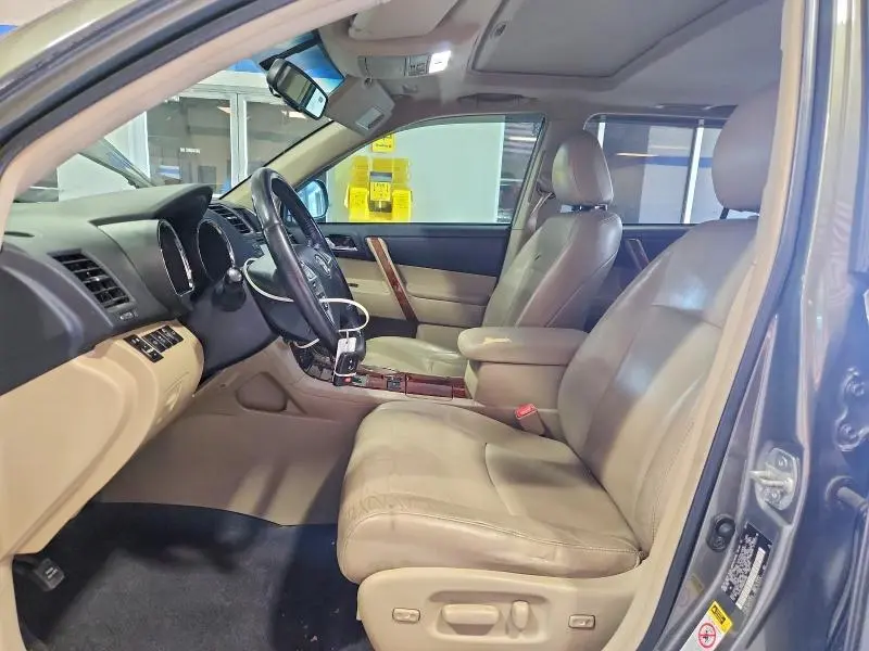2011 TOYOTA HIGHLANDER LIMITED  