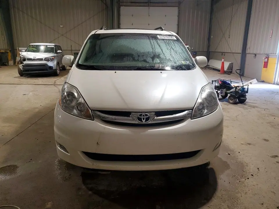 2010 TOYOTA SIENNA XLE LIMITED  
