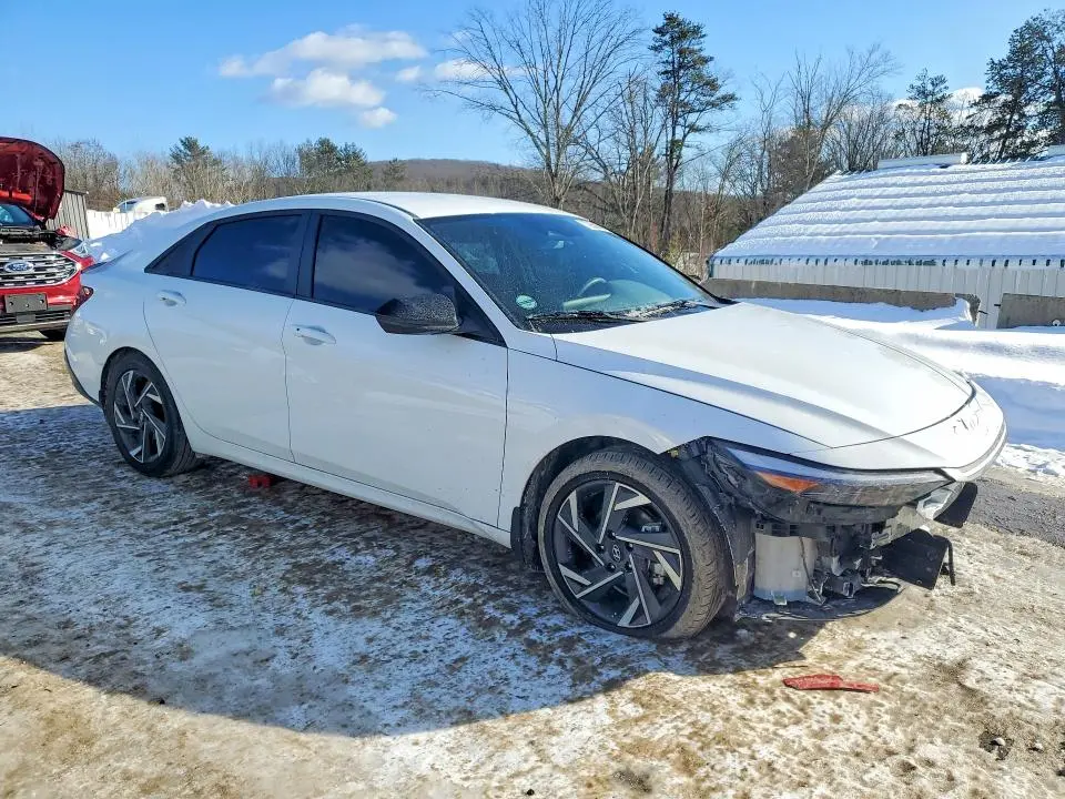 2025 HYUNDAI ELANTRA SEL SPORT  