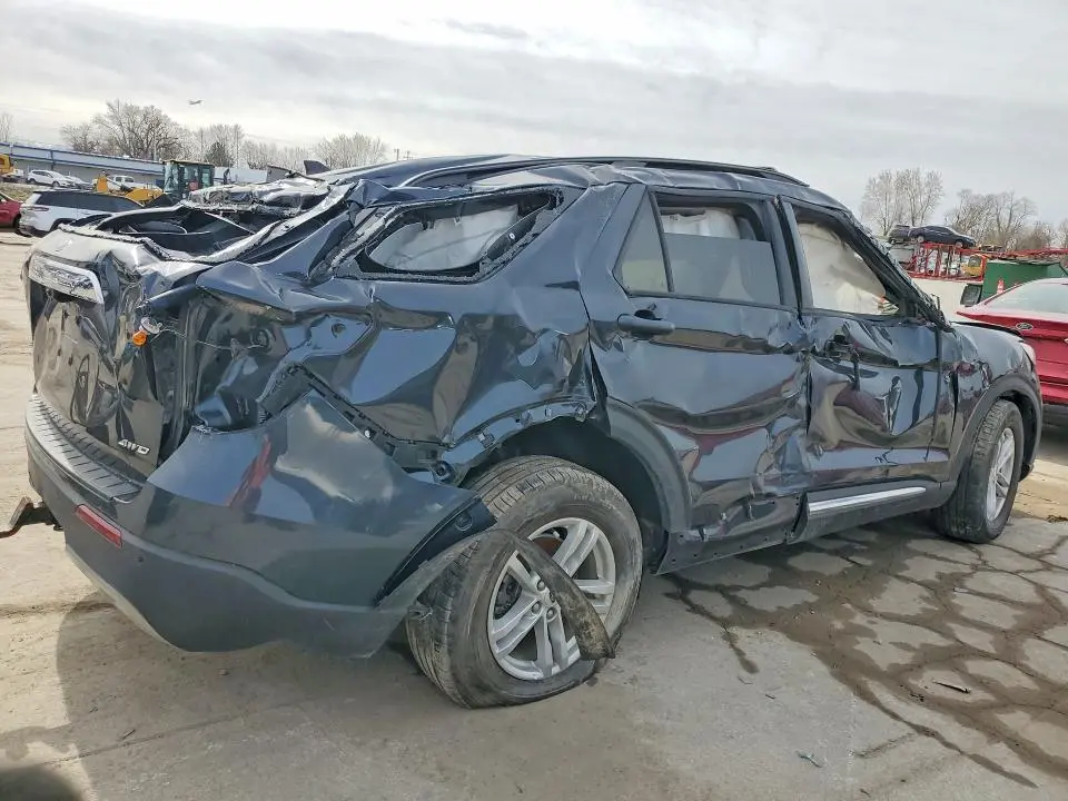 2022 FORD EXPLORER XLT  