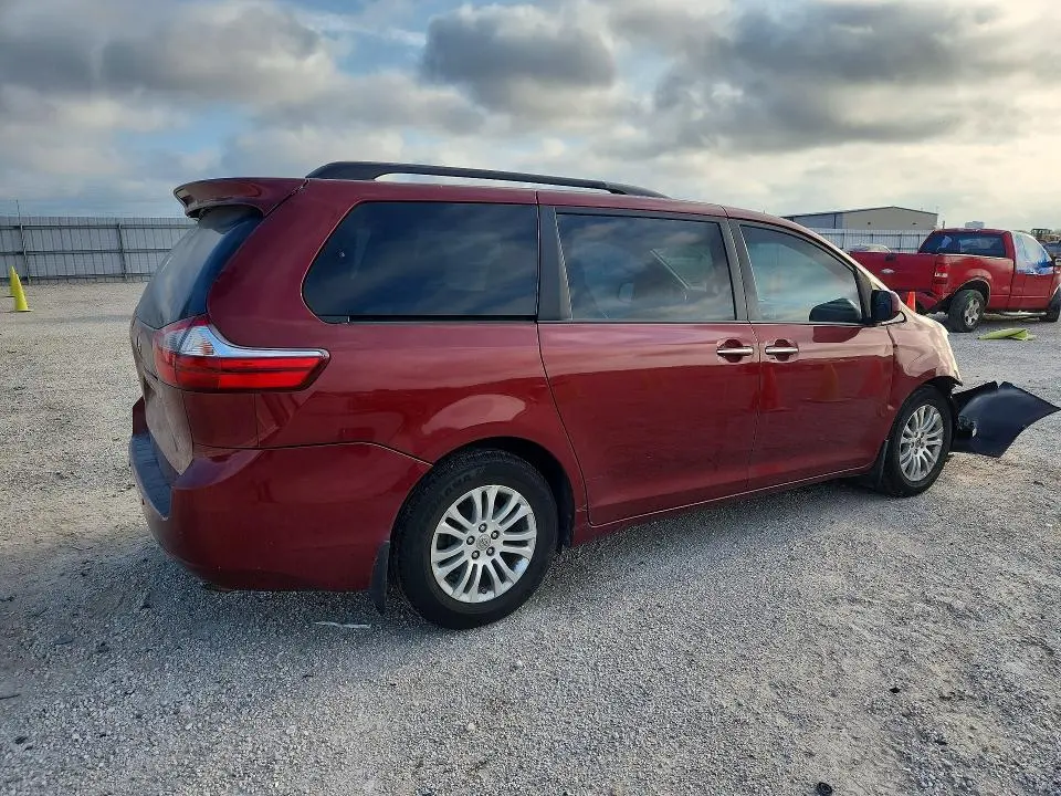 2016 TOYOTA SIENNA XLE 8-PASSENGER  