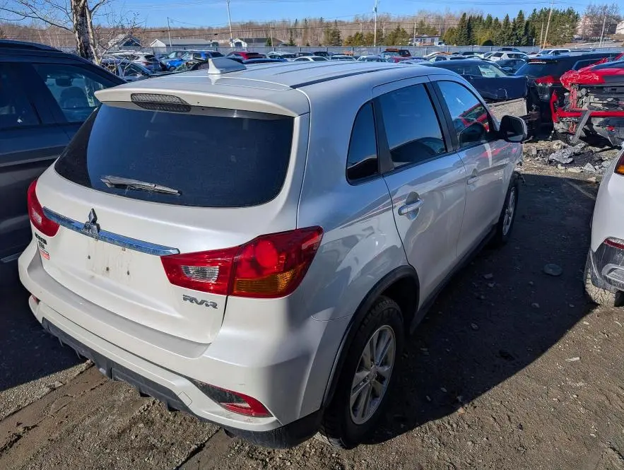 2019 MITSUBISHI RVR SE  