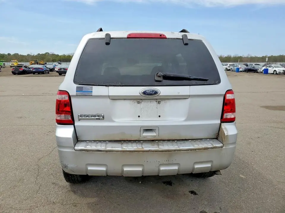2010 FORD ESCAPE XLT  