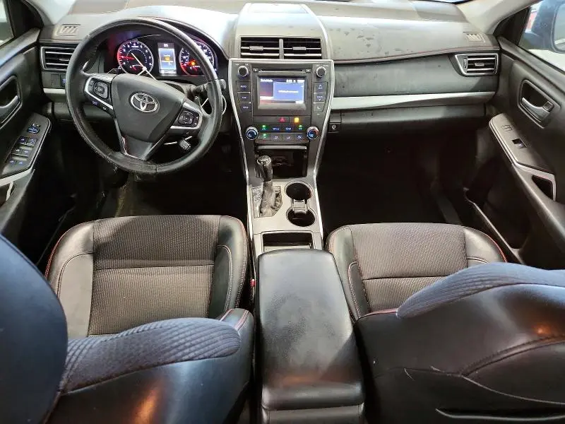 2016 TOYOTA CAMRY SE  