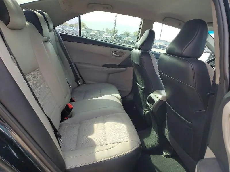 2016 TOYOTA CAMRY SE  