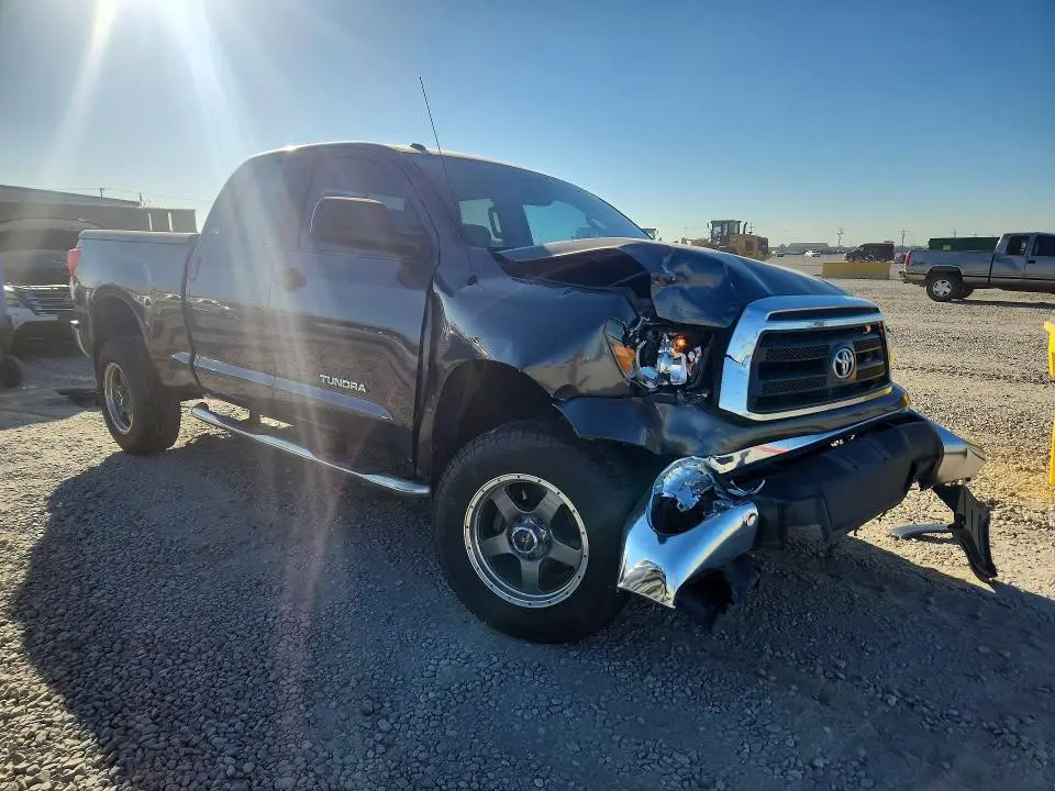 2011 TOYOTA TUNDRA DOUBLE CAB SR5  
