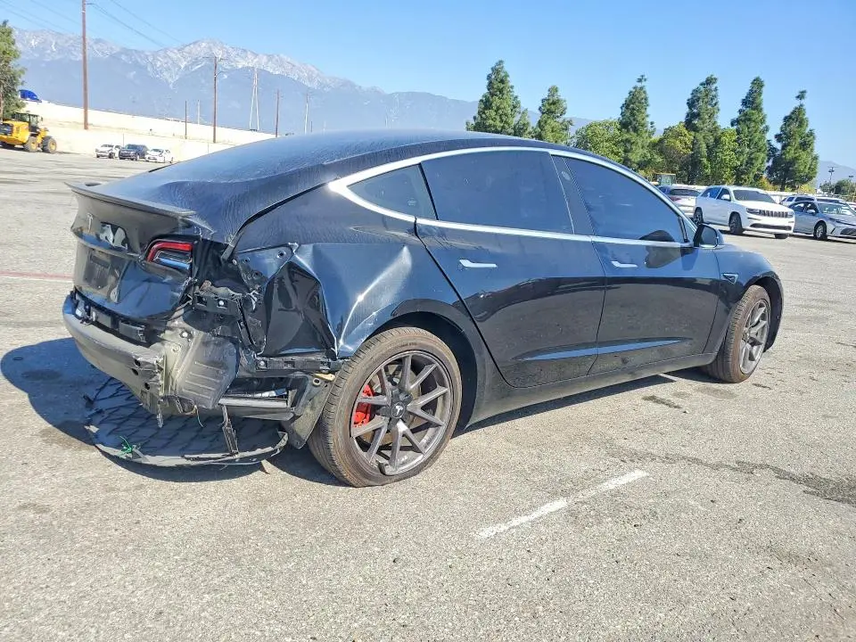 2018 TESLA MODEL 3   