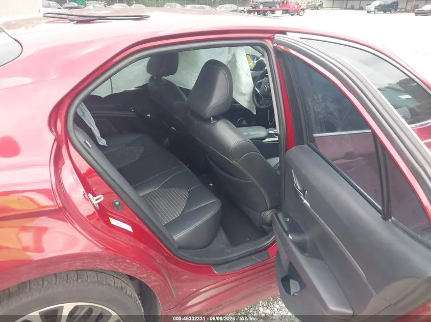 2018 TOYOTA CAMRY SE