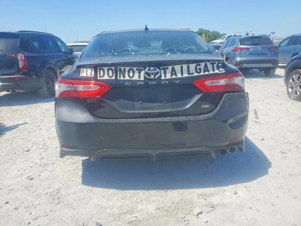 2019 TOYOTA CAMRY SE  