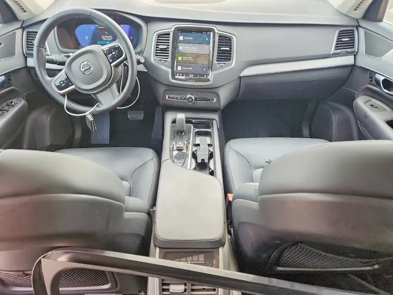 2025 VOLVO XC90 CORE  