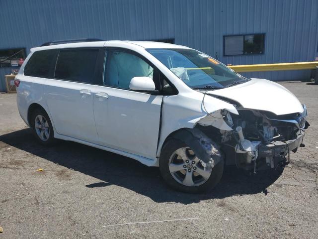 2020 TOYOTA SIENNA LE