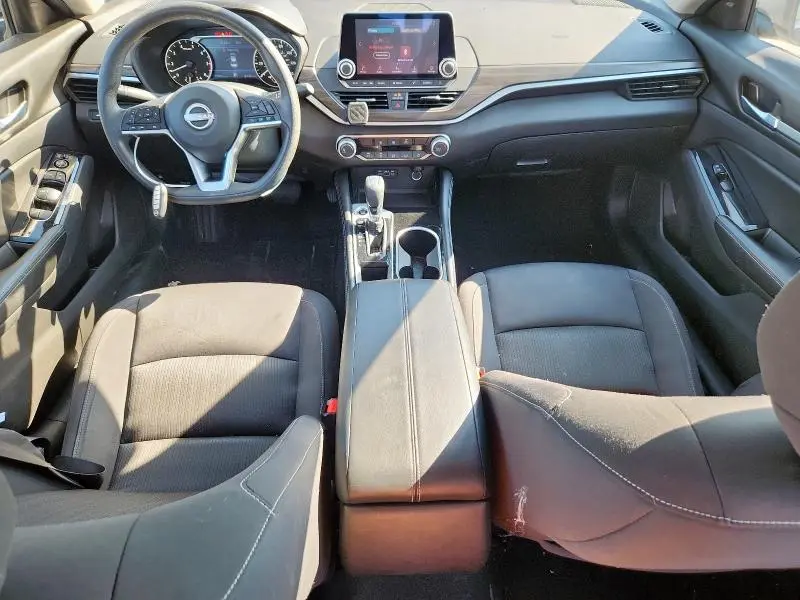 2023 NISSAN ALTIMA SV  