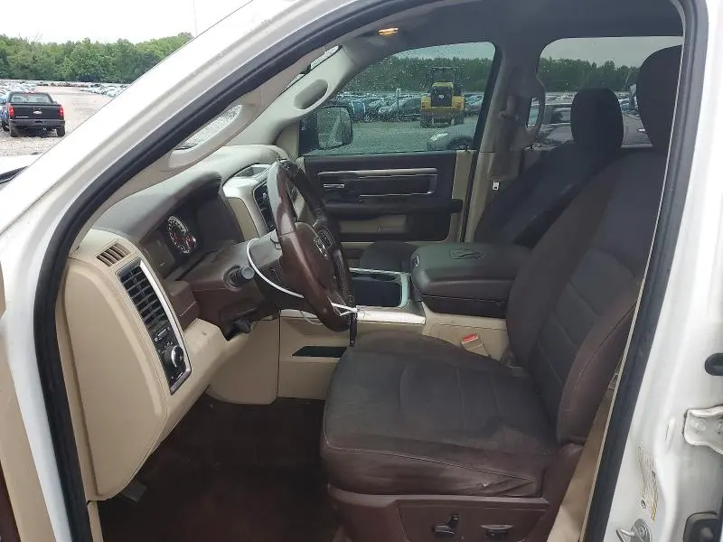 2016 RAM 1500 SLT  