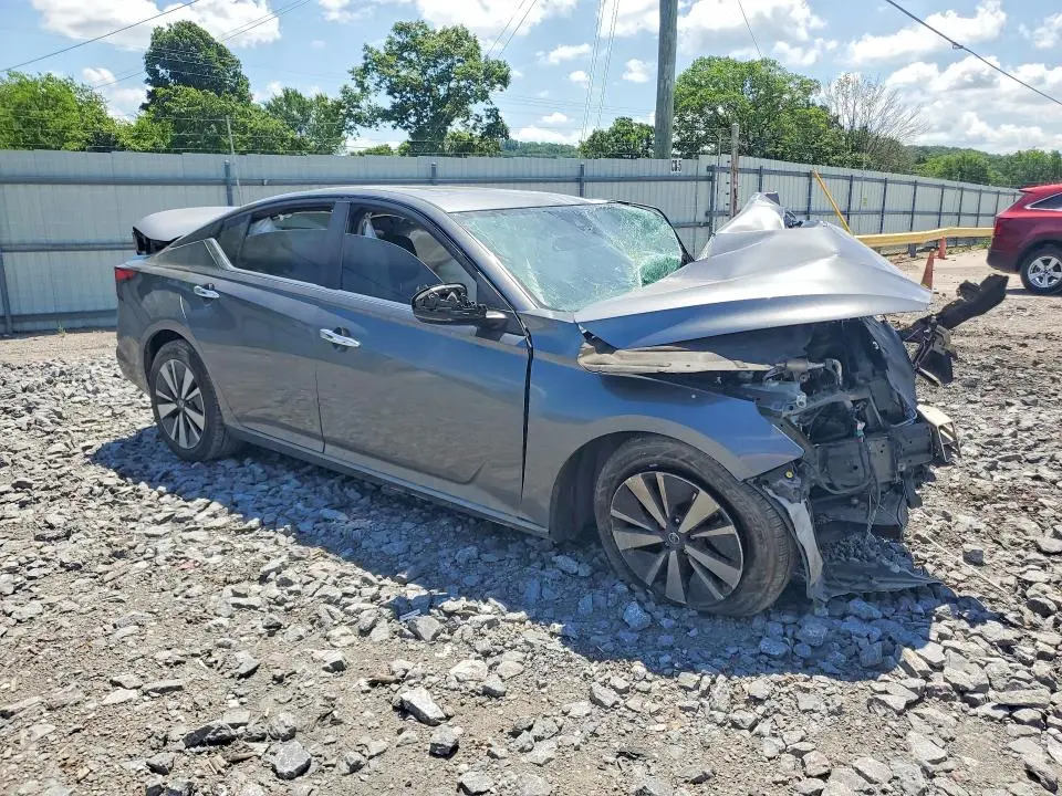 2022 NISSAN ALTIMA SV  