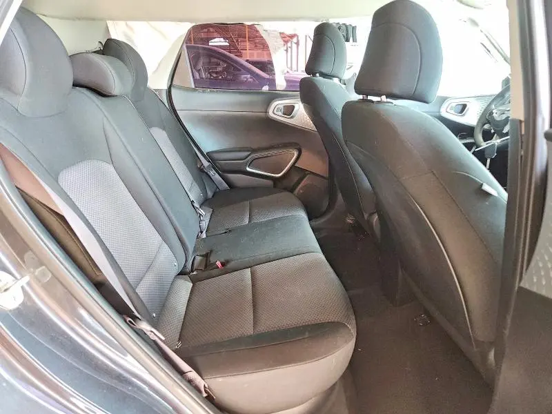 2022 KIA SOUL LX  