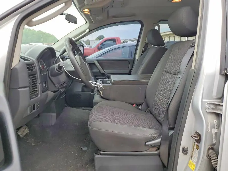 2010 NISSAN TITAN XE  