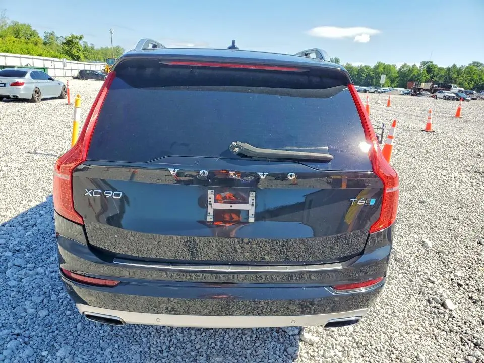 2017 VOLVO XC90 T6  