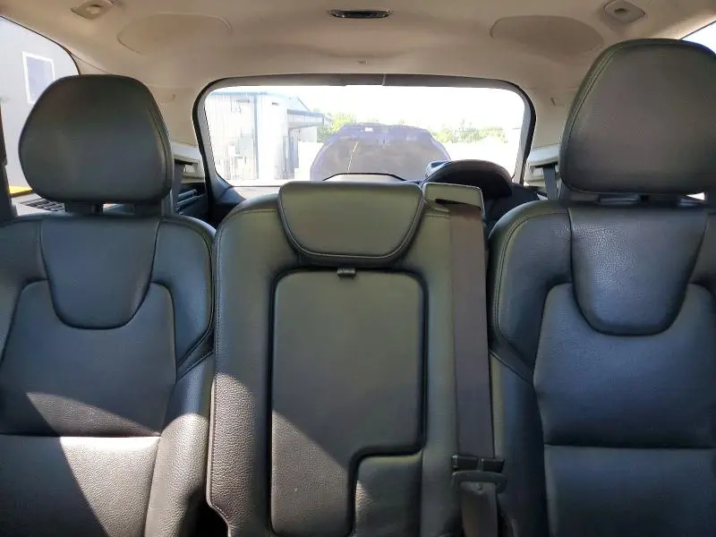 2017 VOLVO XC90 T6  