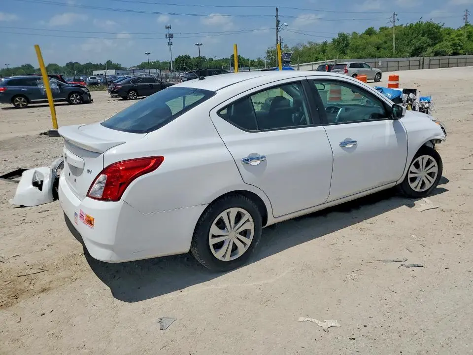 2019 NISSAN VERSA SV  