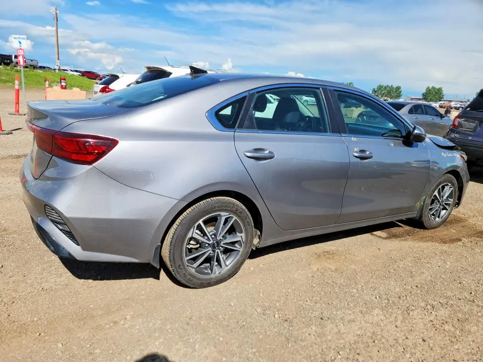 2023 KIA FORTE EX  