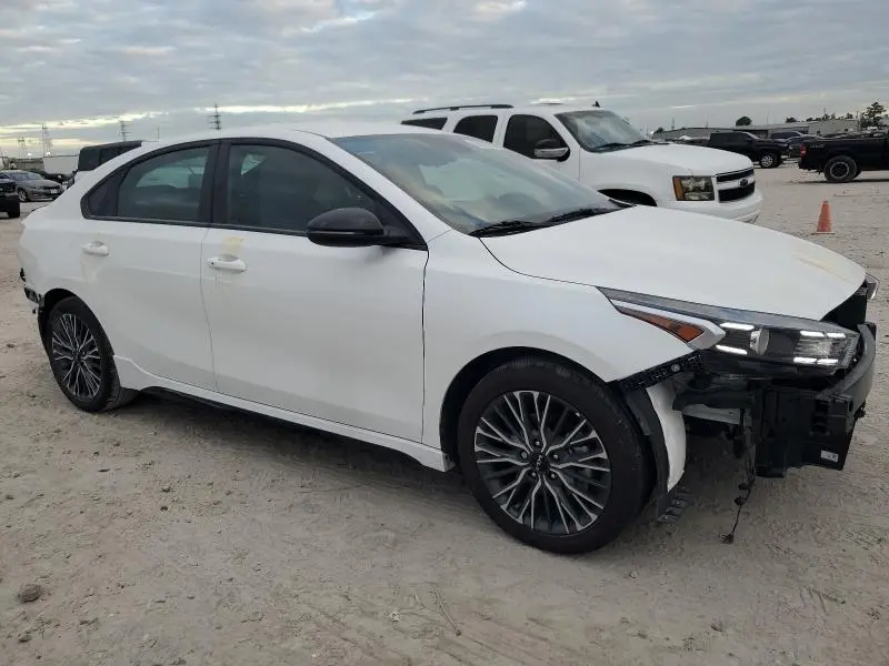 2023 KIA FORTE GT LINE  