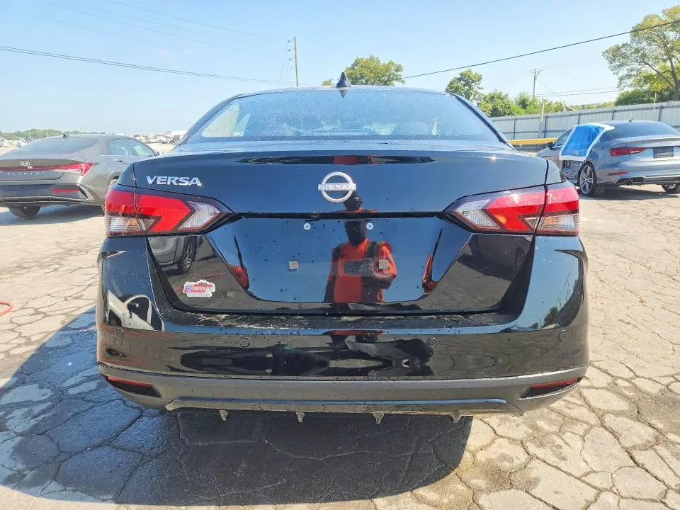 2025 NISSAN VERSA SV  