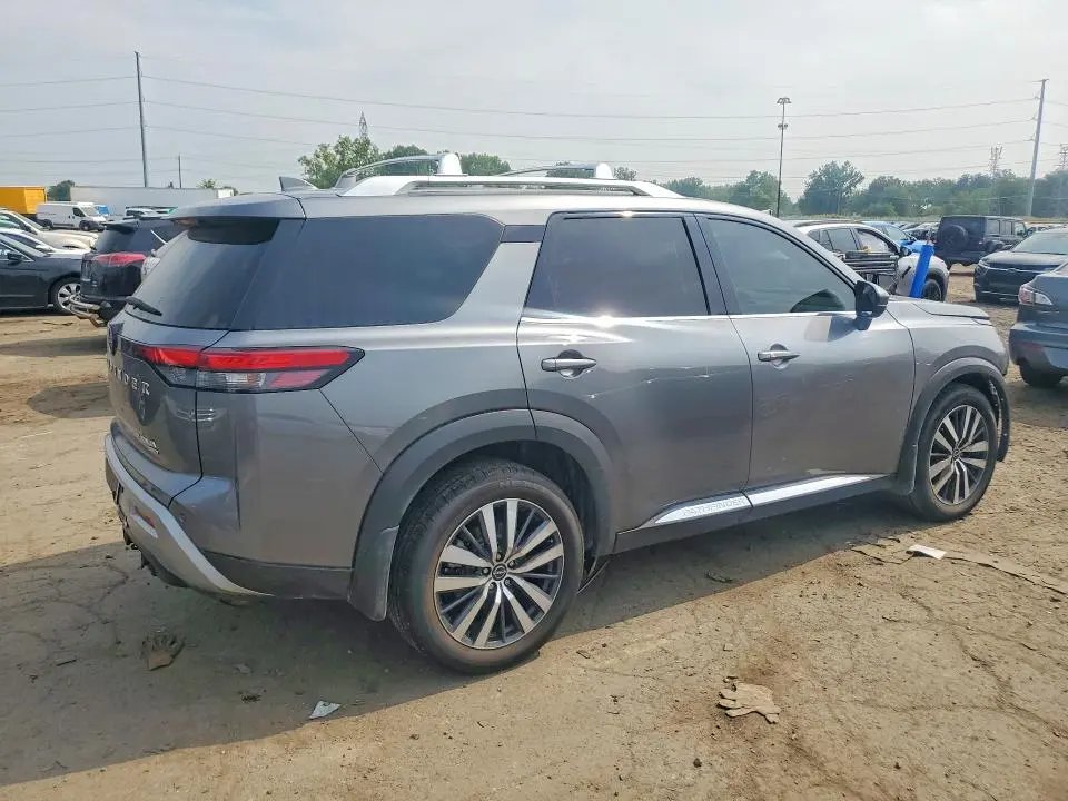 2022 NISSAN PATHFINDER PLATINUM  