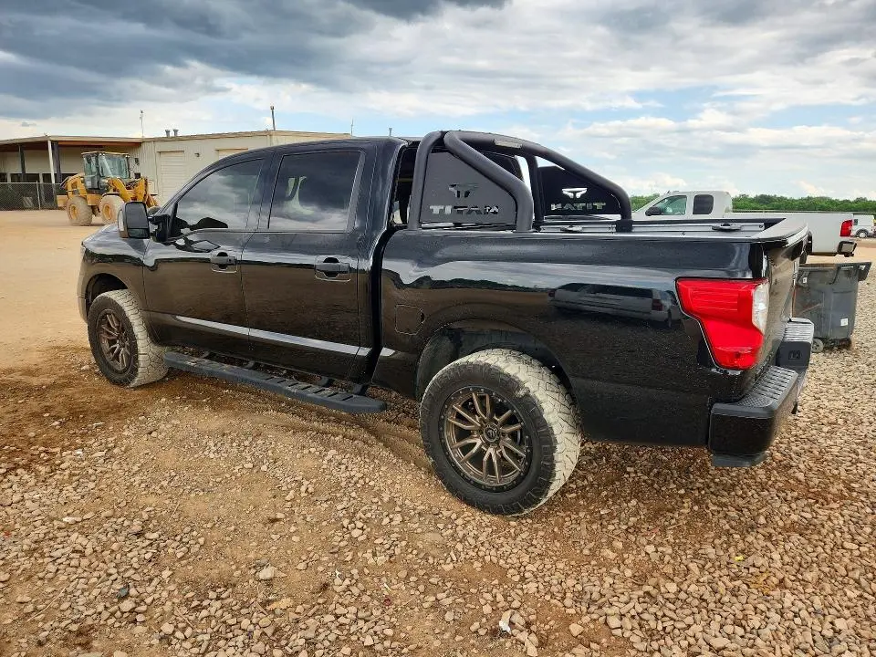 2024 NISSAN TITAN SV  