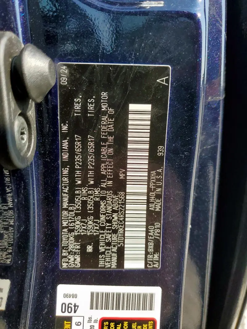 2024 TOYOTA SIENNA XLE  