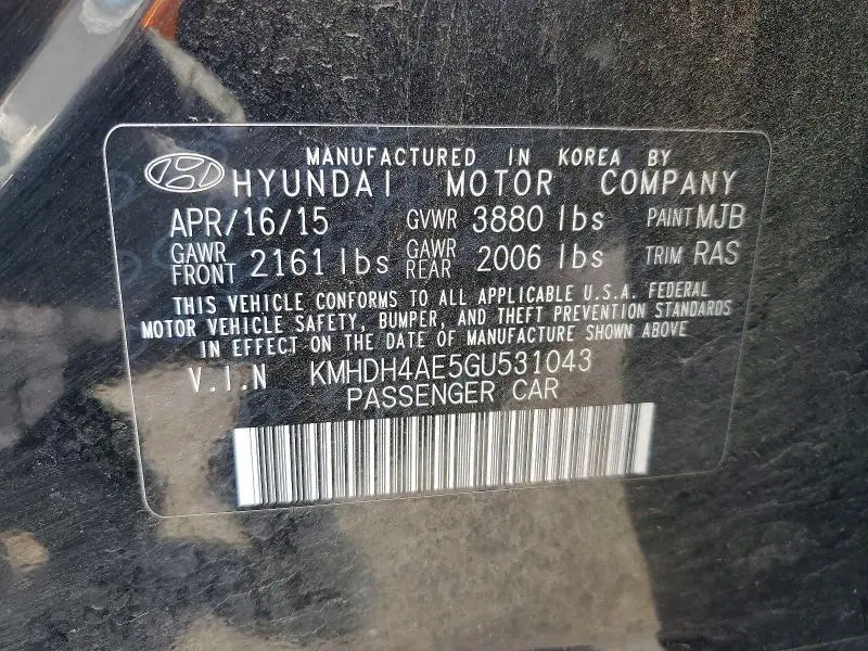 2016 HYUNDAI ELANTRA SE  