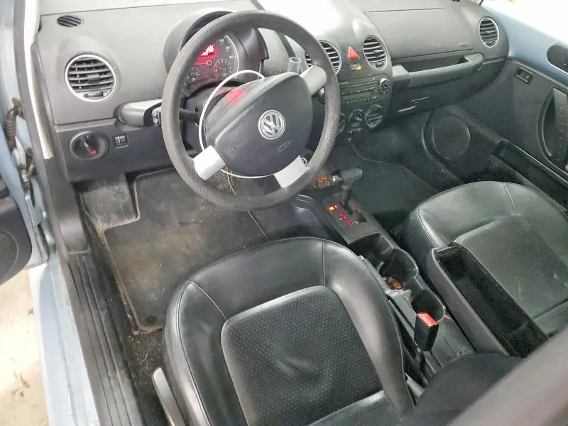 2010 VOLKSWAGEN NEW BEETLE   