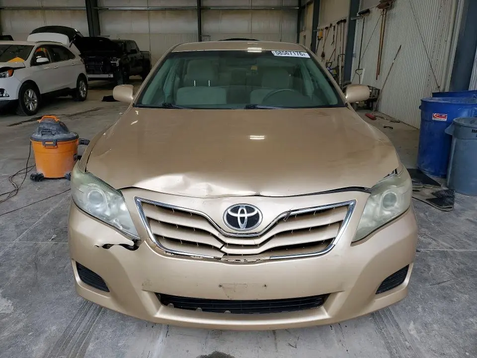 2010 TOYOTA CAMRY LE  