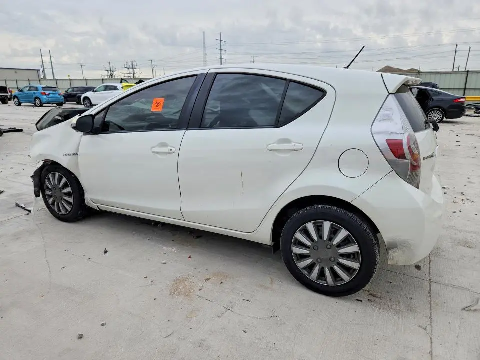 2013 TOYOTA PRIUS C TWO  