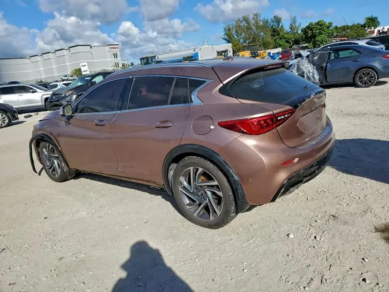 2017 INFINITI QX30 BASE  