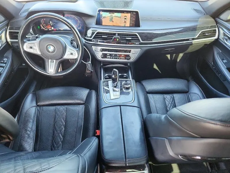 2020 BMW 750 XI  