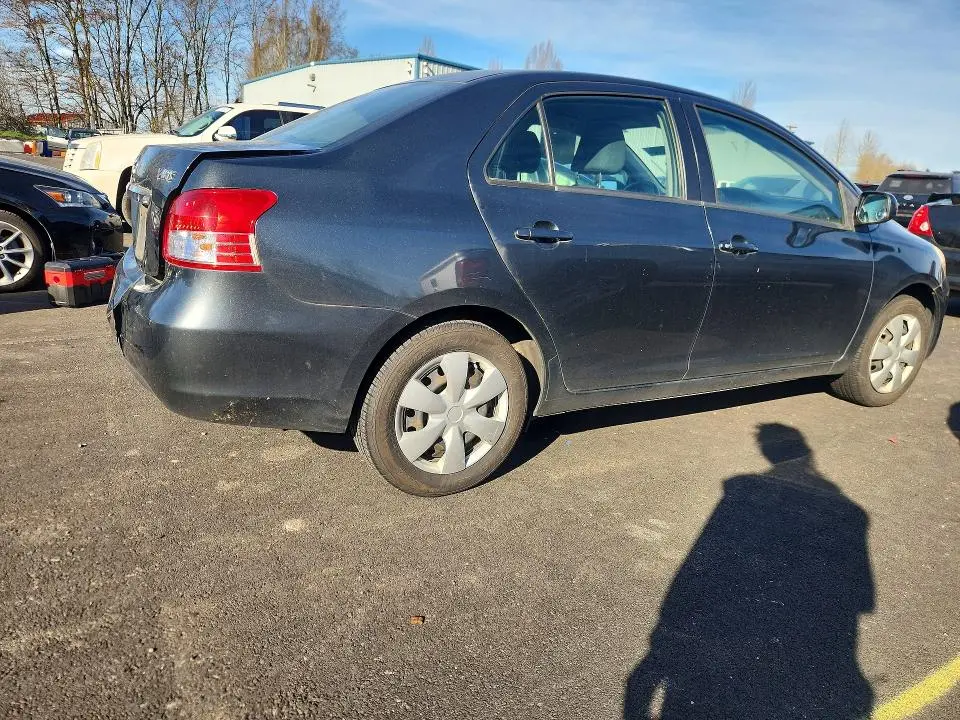 2010 TOYOTA YARIS BASE  