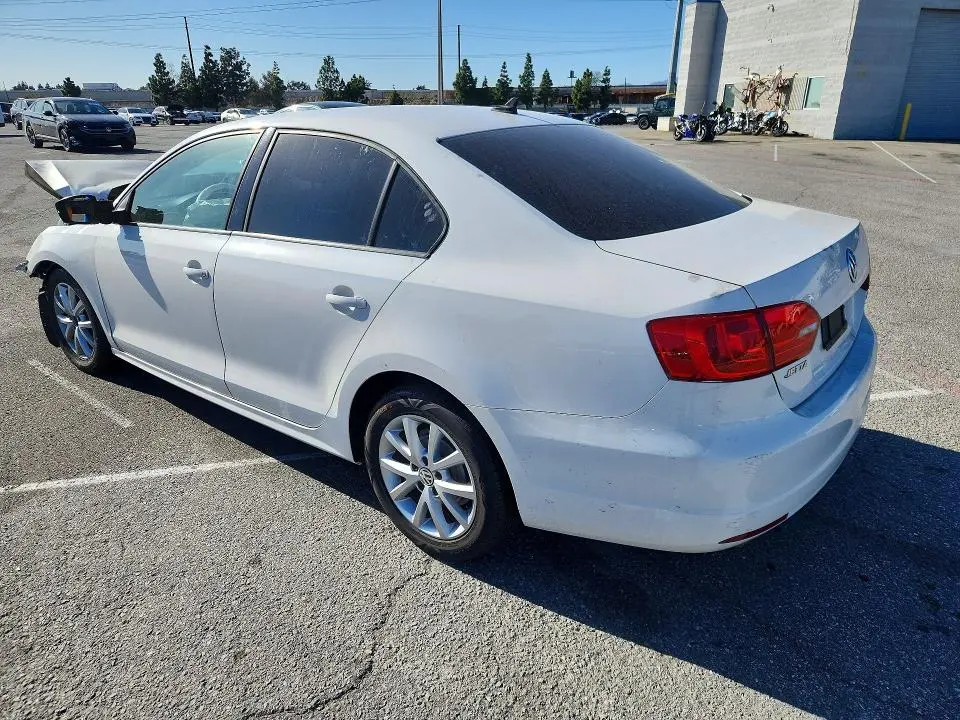 2012 VOLKSWAGEN JETTA SE  