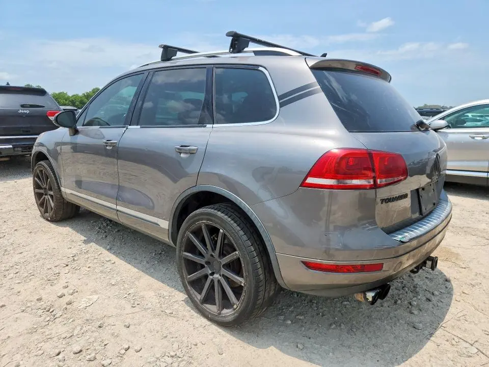 2011 VOLKSWAGEN TOUAREG V6  