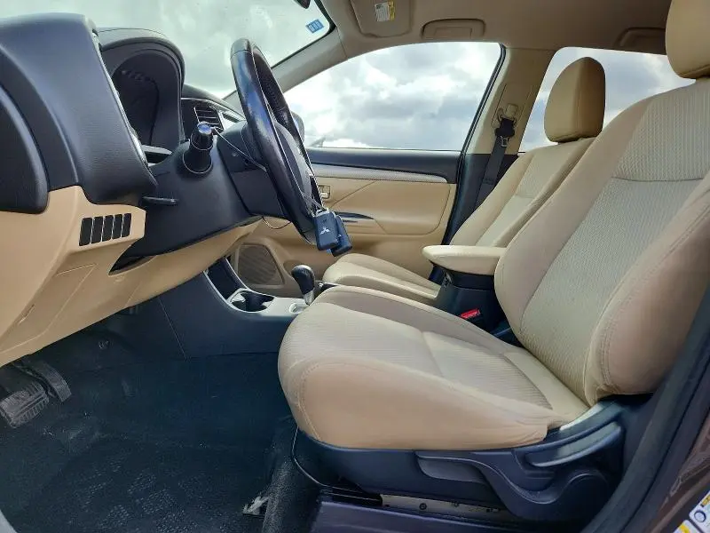 2016 MITSUBISHI OUTLANDER SE  