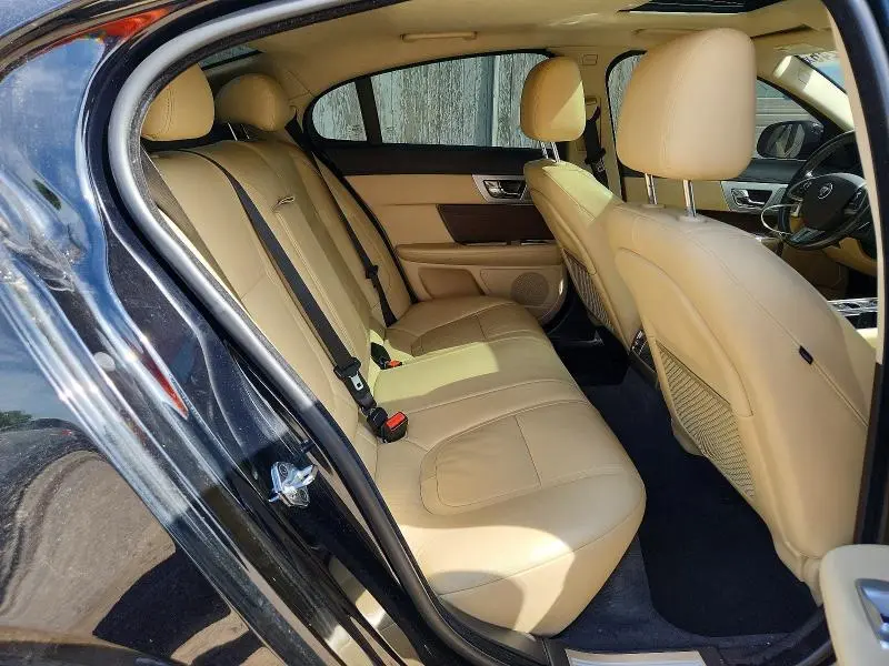 2014 JAGUAR XF   