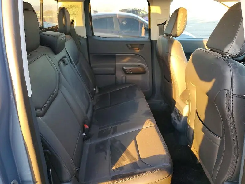 2025 FORD MAVERICK LARIAT  