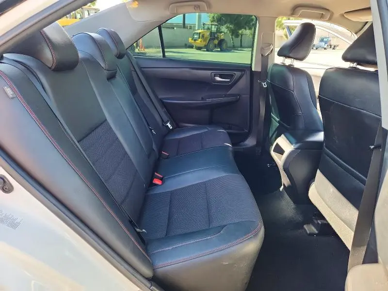 2017 TOYOTA CAMRY SE  