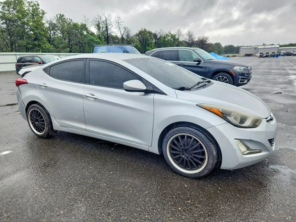 2014 HYUNDAI ELANTRA SE  