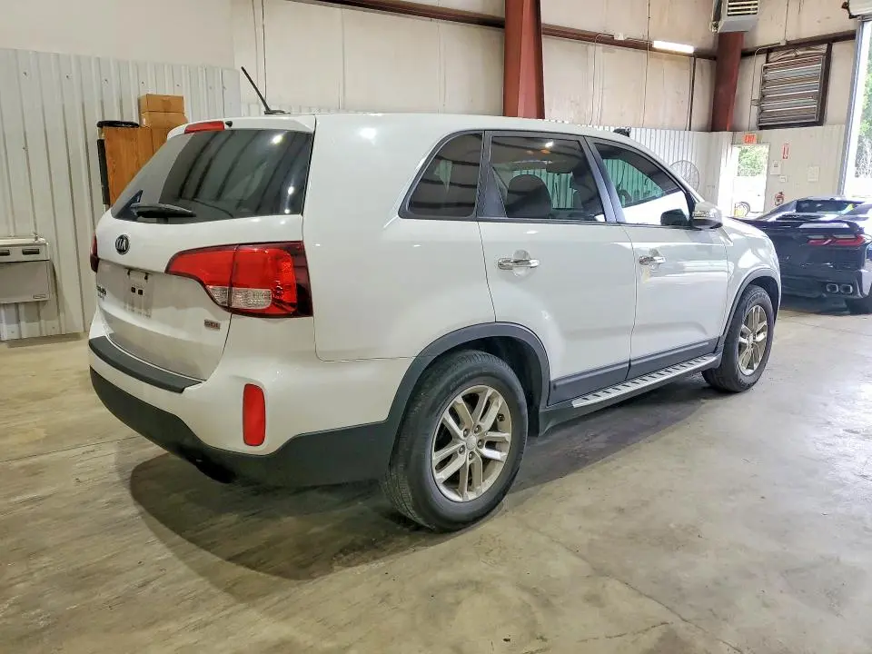 2015 KIA SORENTO LX  