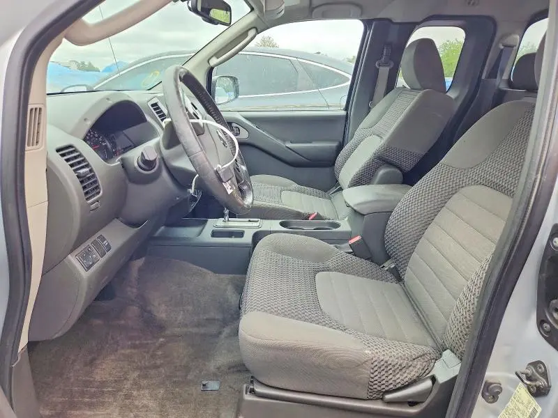 2011 NISSAN FRONTIER SV V6  
