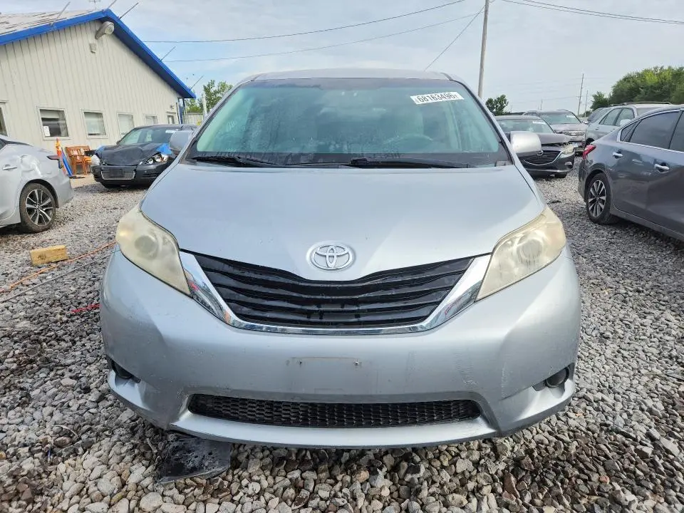 2011 TOYOTA SIENNA LE  