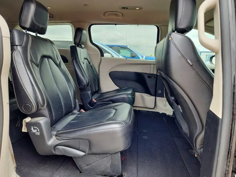 2020 CHRYSLER VOYAGER LXI  