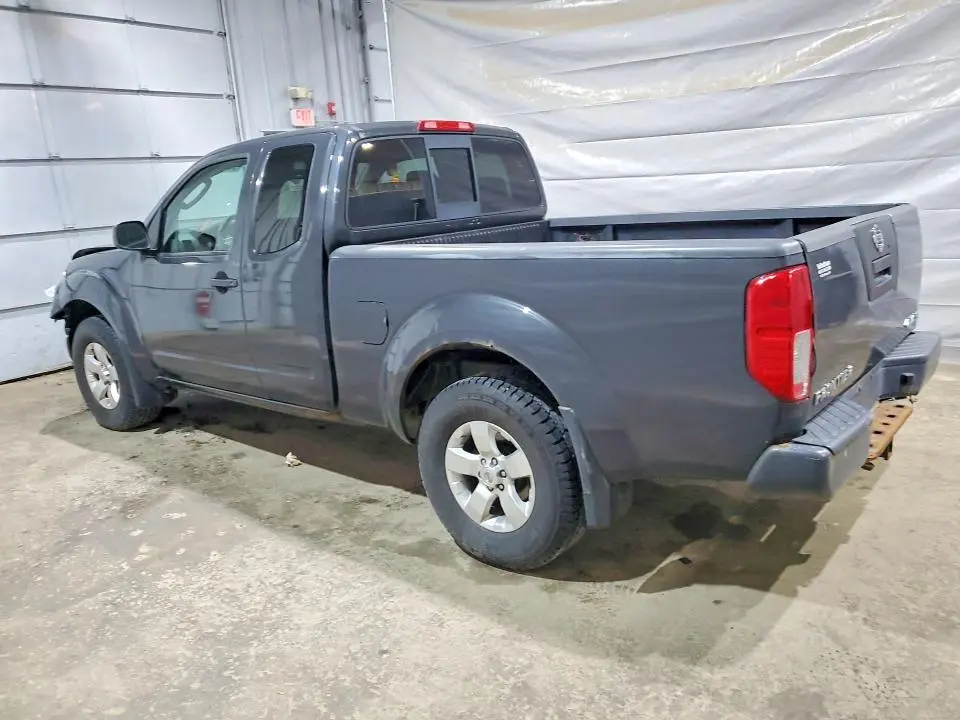 2010 NISSAN FRONTIER SE V6  