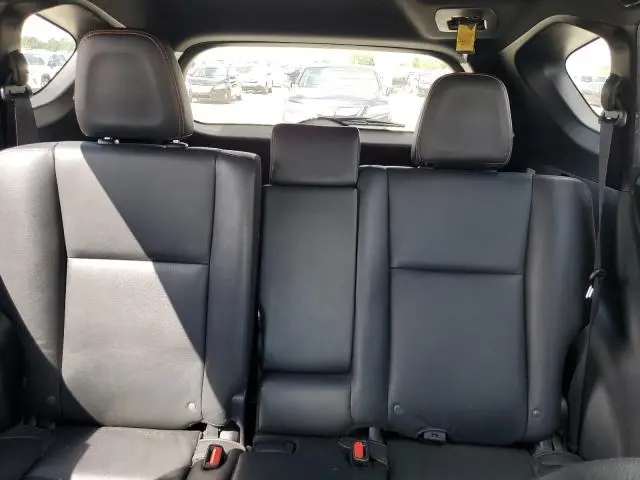 2016 TOYOTA RAV4 SE  